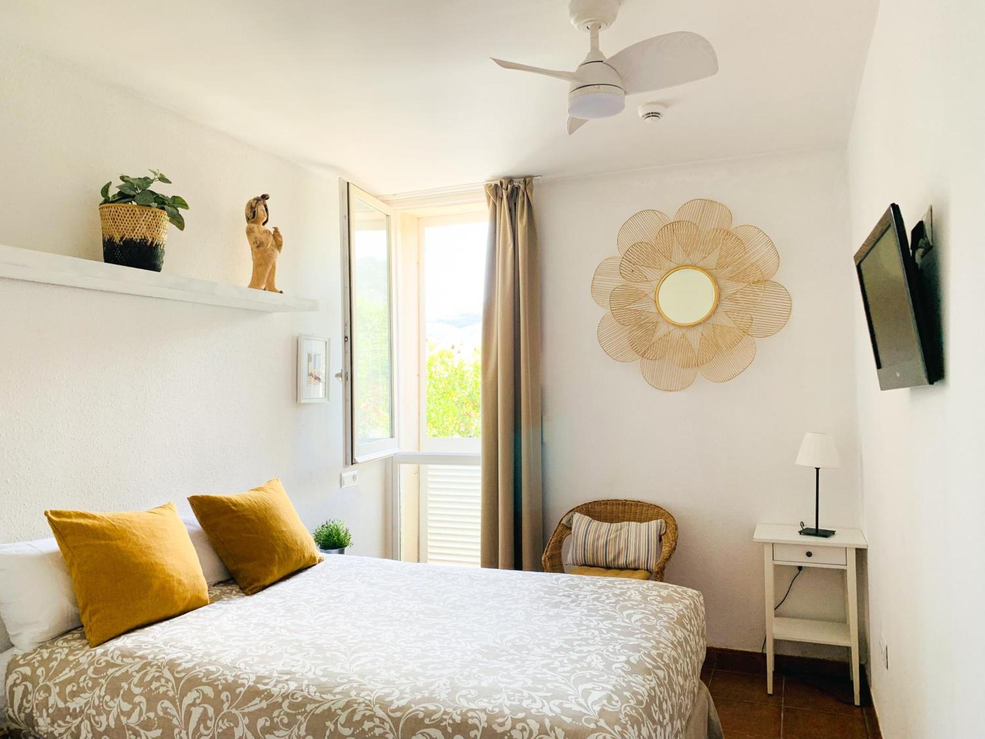 Habitacion Centrica Con Aire Acondicionado Bano Privado Nevera Cadaqués Eksteriør billede